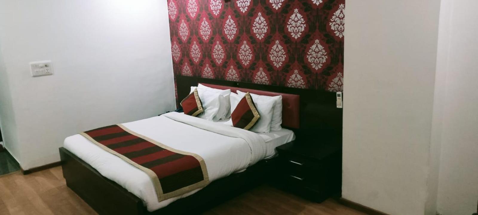 Hotel Palazzo Di Lara Газиабад Екстериор снимка