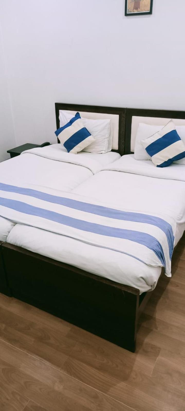 Hotel Palazzo Di Lara Газиабад Екстериор снимка