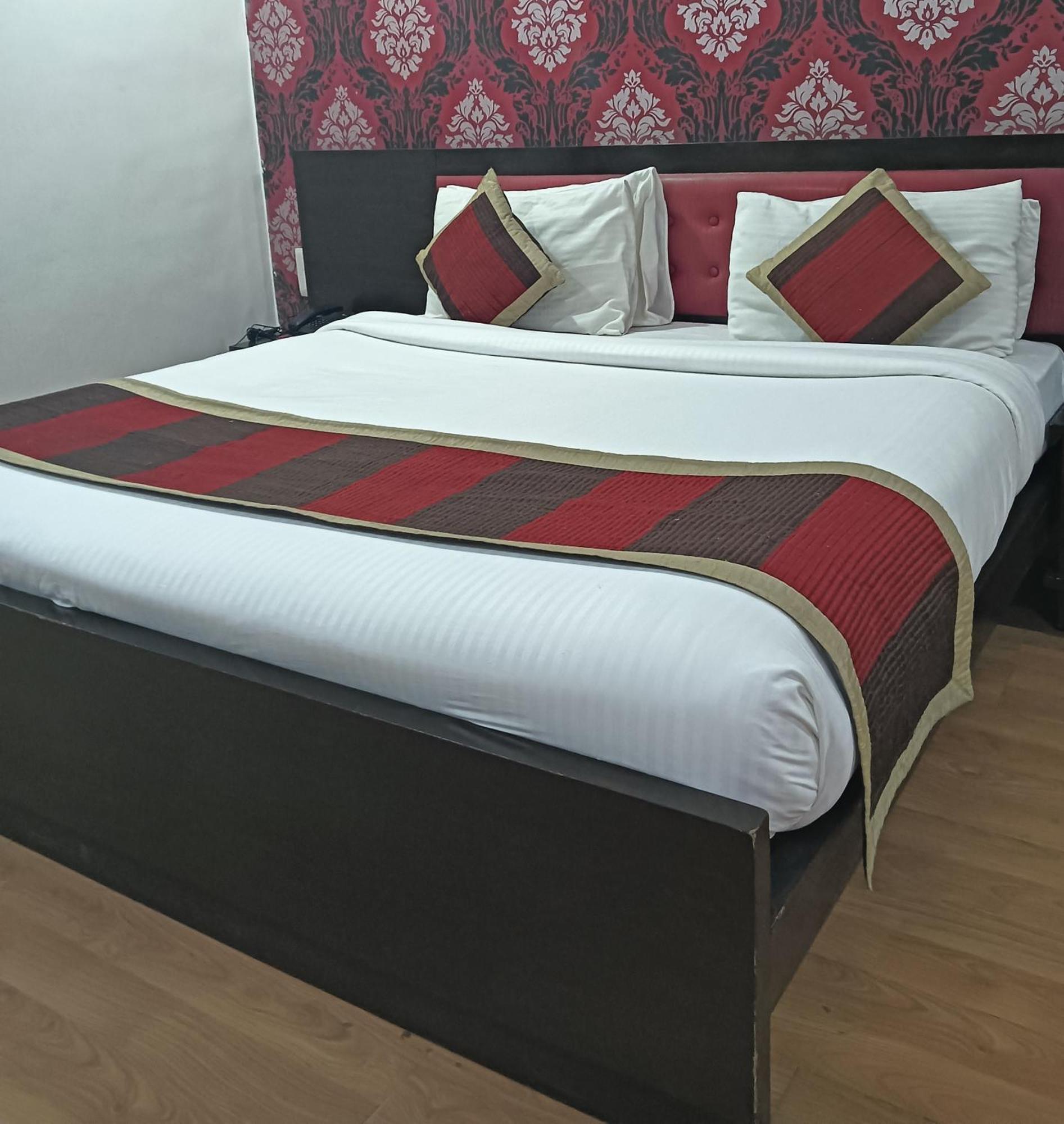 Hotel Palazzo Di Lara Газиабад Екстериор снимка