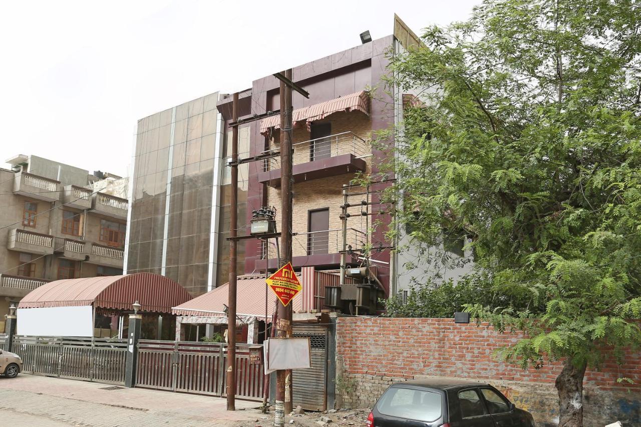 Hotel Palazzo Di Lara Газиабад Екстериор снимка