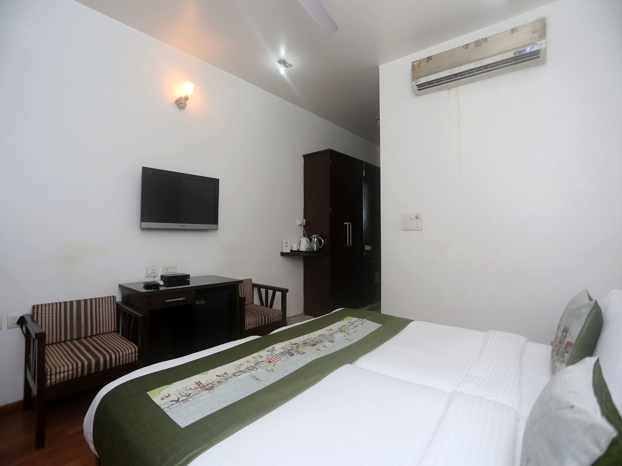 Hotel Palazzo Di Lara Газиабад Екстериор снимка