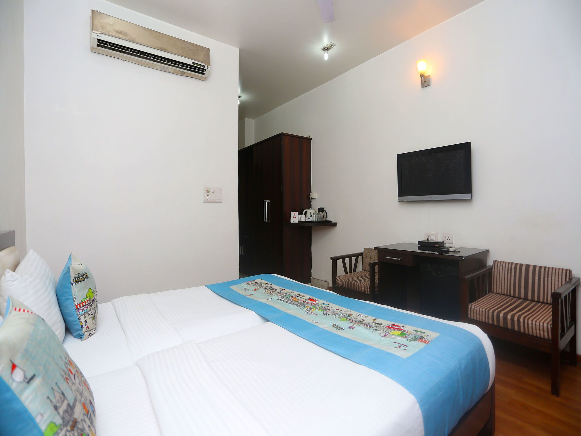 Hotel Palazzo Di Lara Газиабад Екстериор снимка